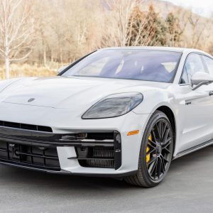 2025 Porsche Panamera Turbo S E-Hybrid