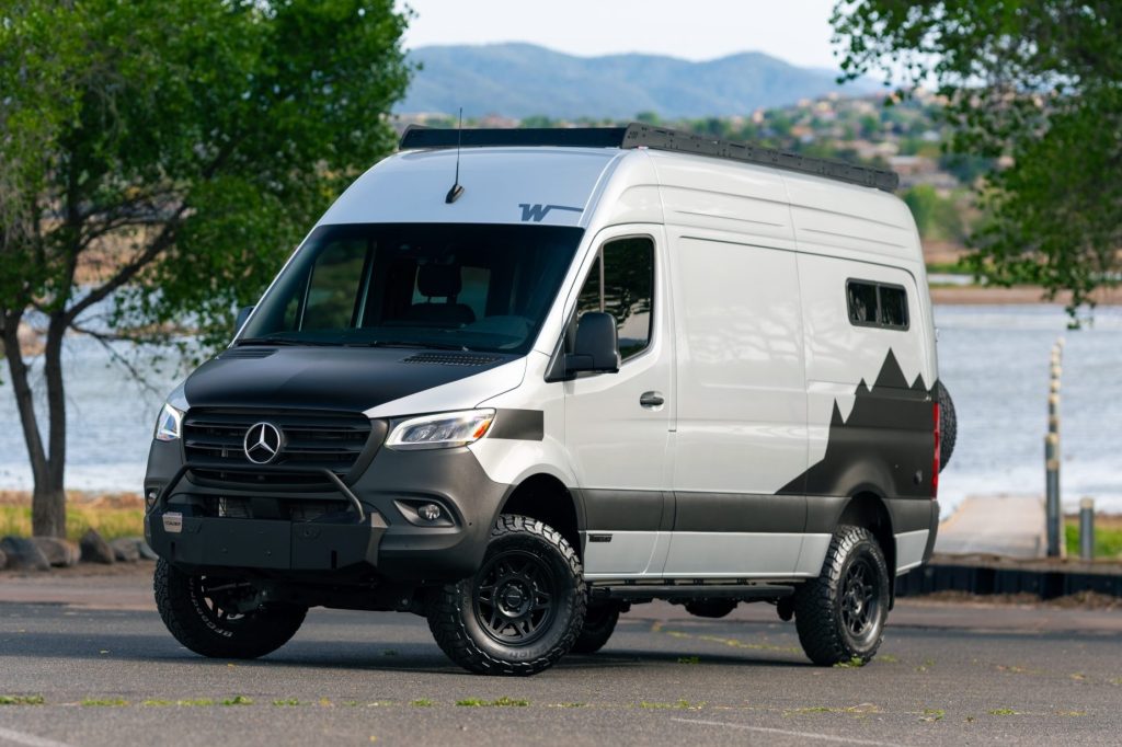 2025 Winnebago Adventure Wagon 4×4 /Mercedes Sprinter 2500