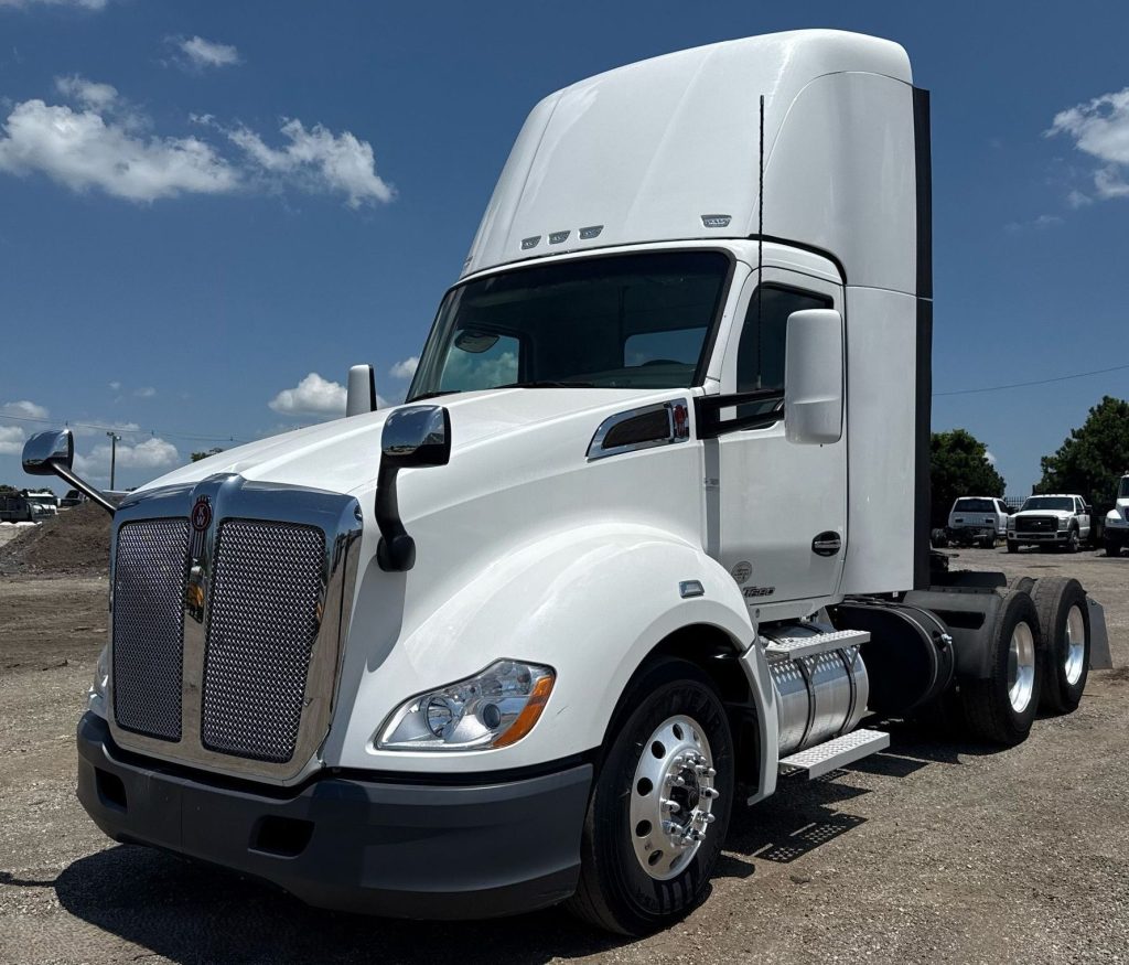 2018 Kenworth T680 semi truck