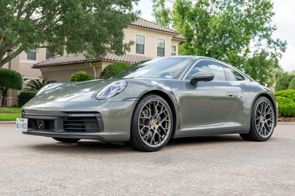 2020 Porsche 911 Carrera