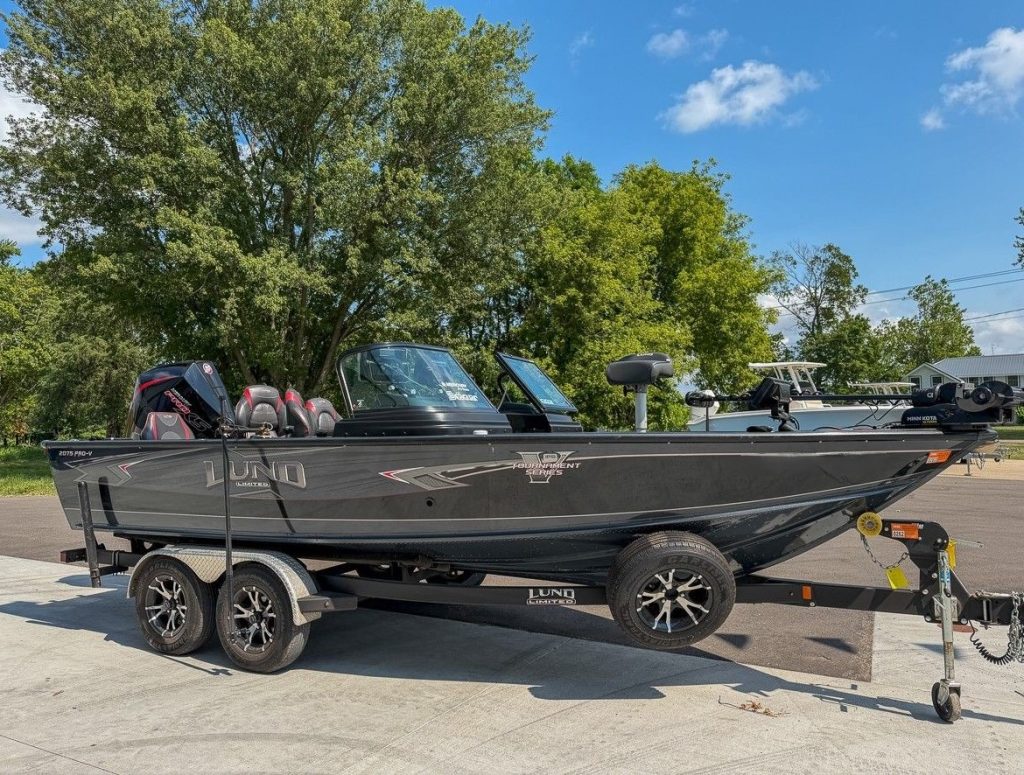 2020 Lund 2075 Pro V Limited Sport w/ Mercury 300XL Pro XS & Tandem Axle Trailer