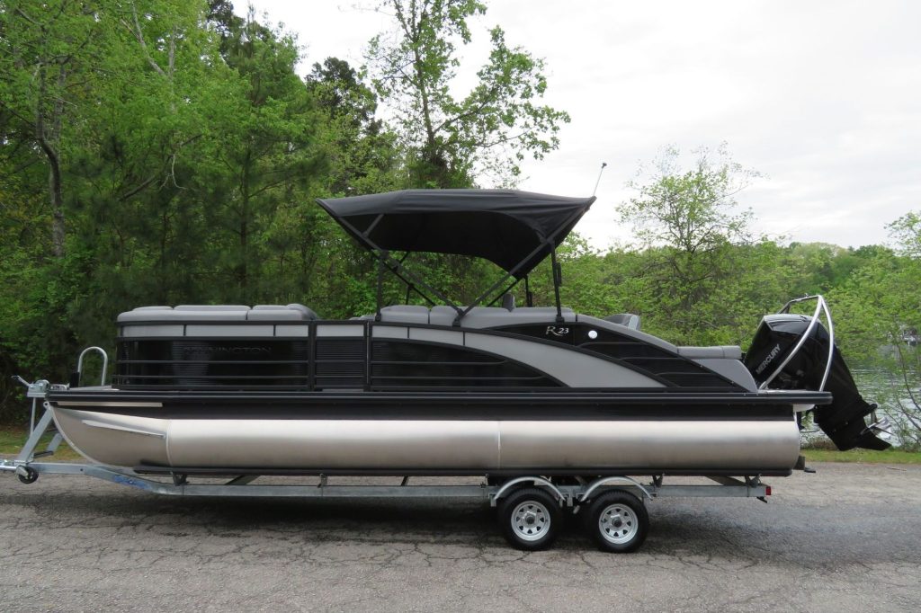 2024 Bennington 23RSB w/ Mercury 200HP V6 & Tandem Axle Trailer