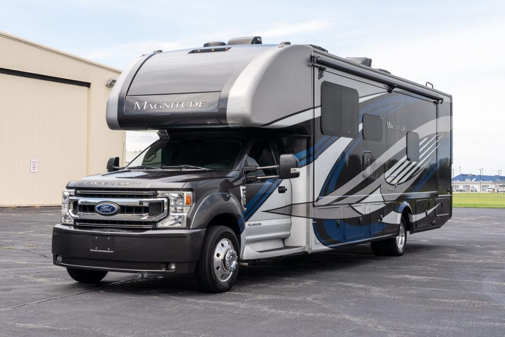 2021 Thor Motor Coach Magnitude BH35 Motorhome