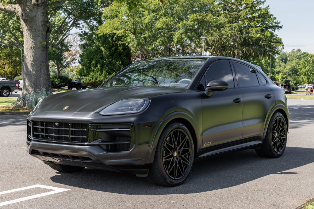 2025 Porsche Cayenne GTS Coupe SportDesign Package